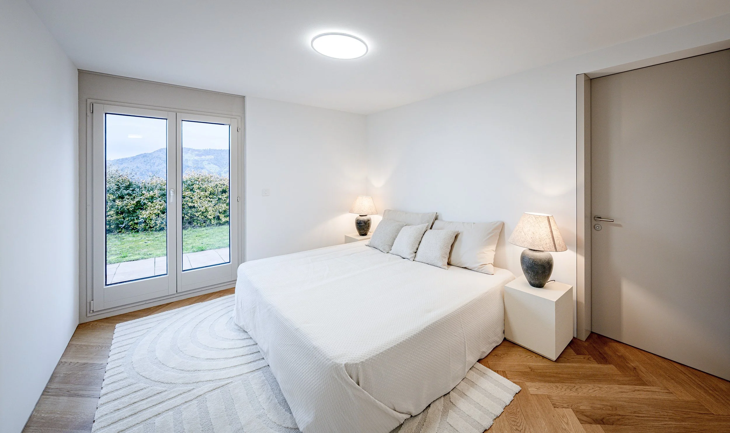 Due Viste – Sichtachse Wohnraum bis Zugersee